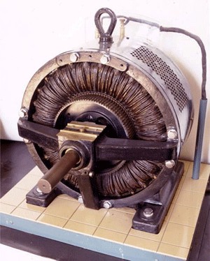 Асинхронный электродвигатель с короткозамкнутым ротором