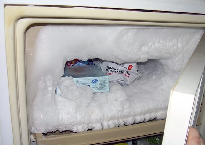как разморозить морозилку не выключая холодильник