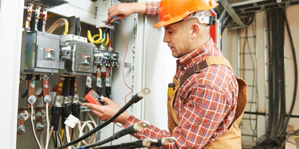 Electrical engineers work on a variety of projects, such as computers, robots, cell phones, cards, radars, navigation systems, wiring and lighting in buildings and other kinds of electrical systems.